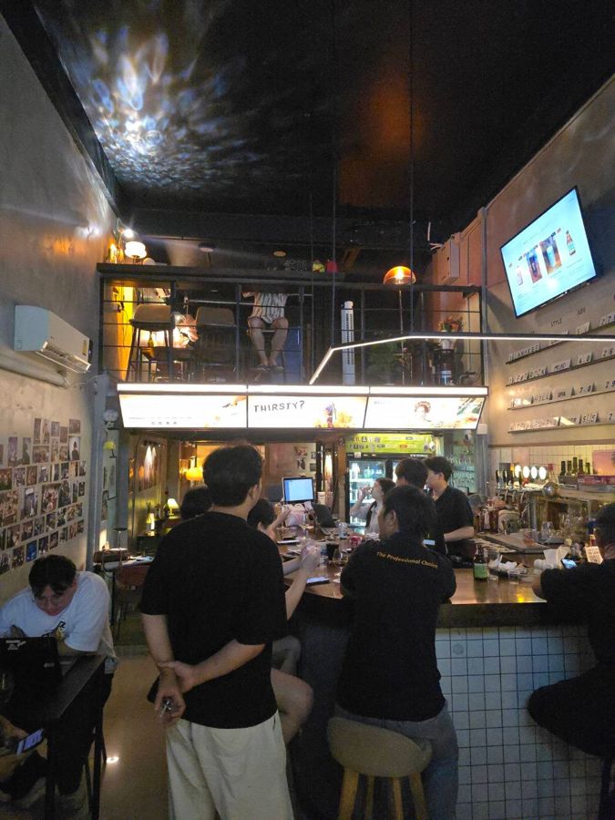 คนแน่นร้าน